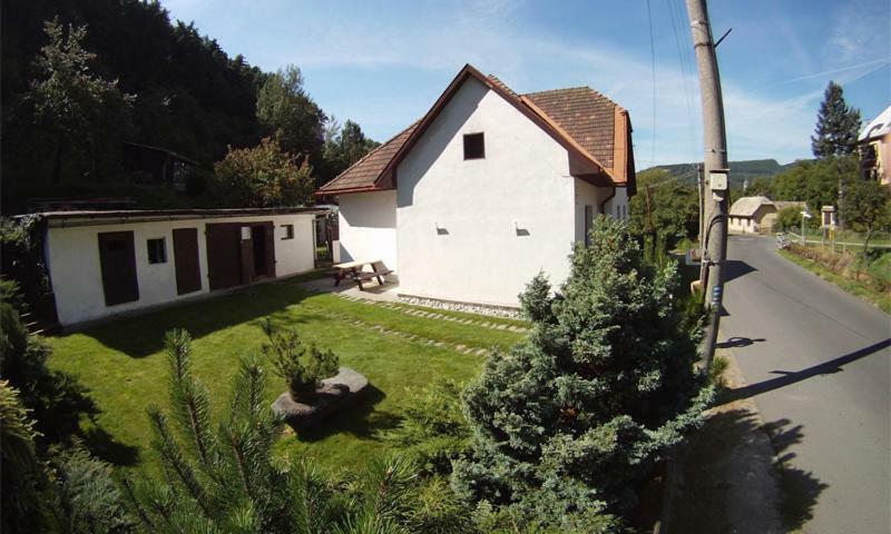 Penzion Pod Vejmutovym Lesom Kremnica Exterior foto